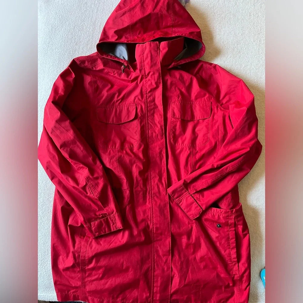 Lands End raincoat, red. Women’s 2XL